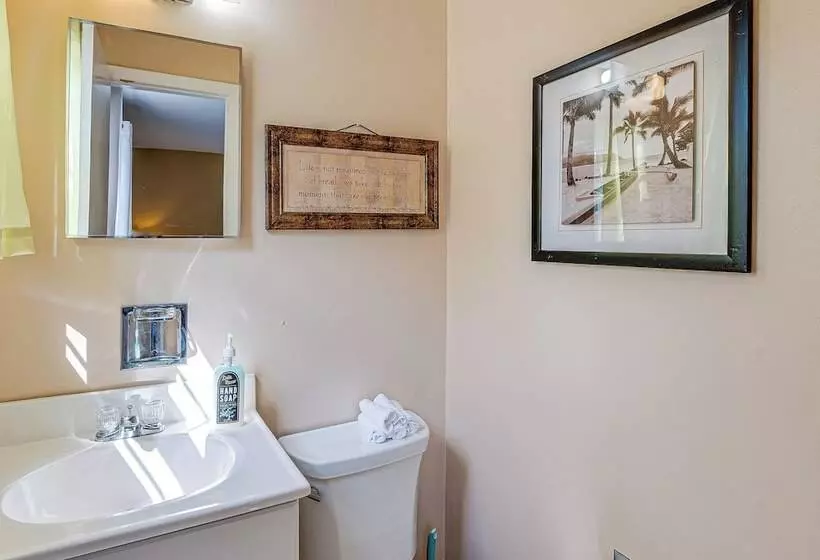 Somerset Home W/ Large Yard Near Parks & Trails