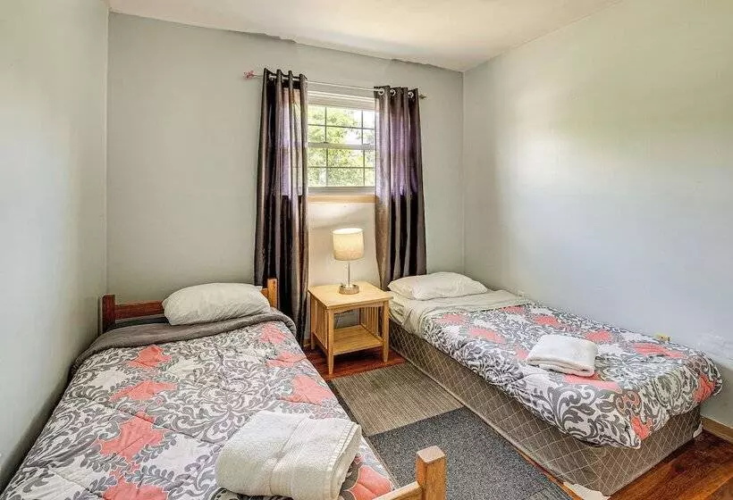 Somerset Home W/ Large Yard Near Parks & Trails