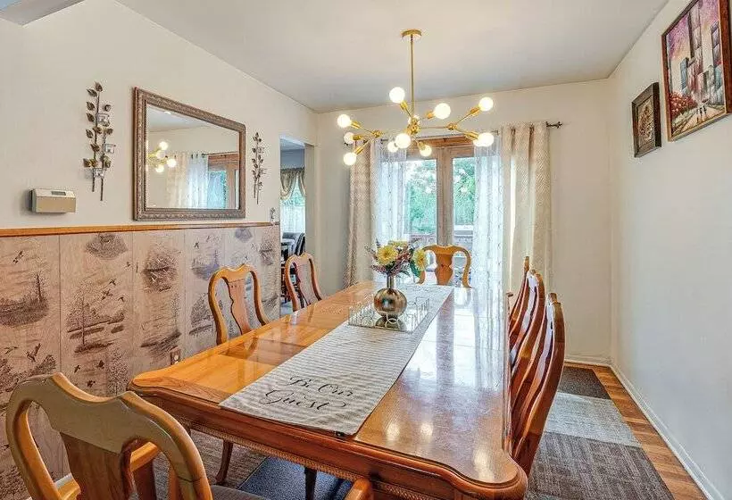 Somerset Home W/ Large Yard Near Parks & Trails