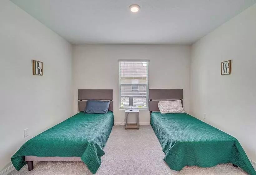 Spring Hill Retreat W/ Patio & Yard, Near Kayaking