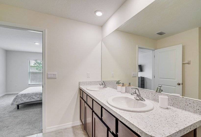 Spring Hill Retreat W/ Patio & Yard, Near Kayaking