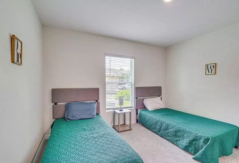 Spring Hill Retreat W/ Patio & Yard, Near Kayaking