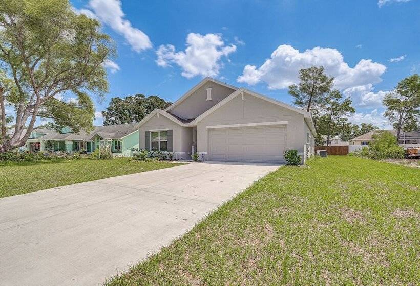 Spring Hill Retreat W/ Patio & Yard, Near Kayaking