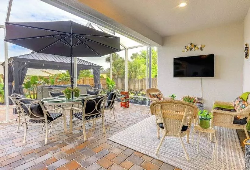 Stylish Port St Lucie Home W/ Hot Tub + Game Room!