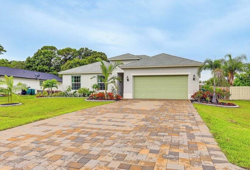 Stylish Port St Lucie Home W/ Hot Tub + Game Room!