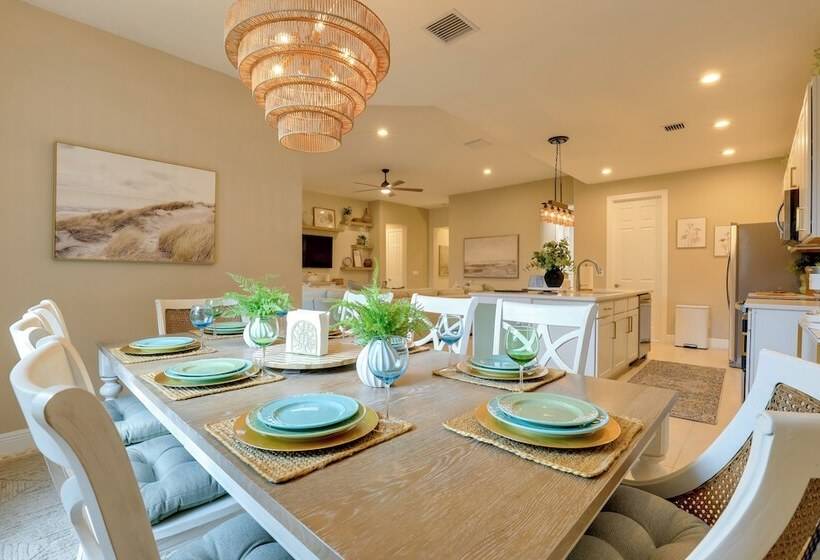 Stylish Port St Lucie Home W/ Hot Tub + Game Room!