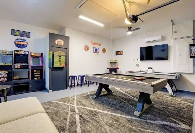 Stylish Port St Lucie Home W/ Hot Tub + Game Room!