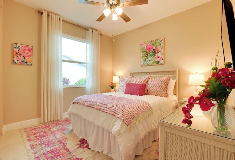 Stylish Port St Lucie Home W/ Hot Tub + Game Room!