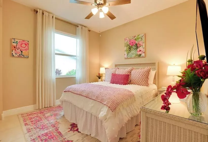 Stylish Port St Lucie Home W/ Hot Tub + Game Room!