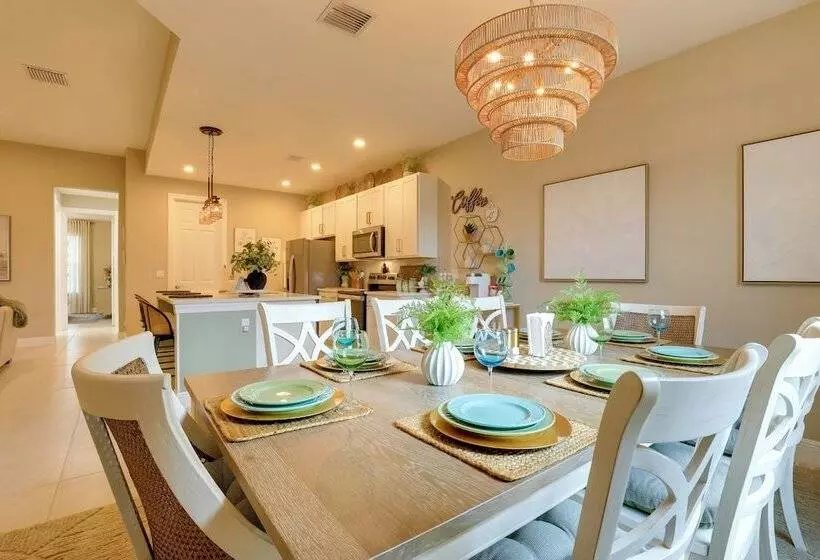Stylish Port St Lucie Home W/ Hot Tub + Game Room!