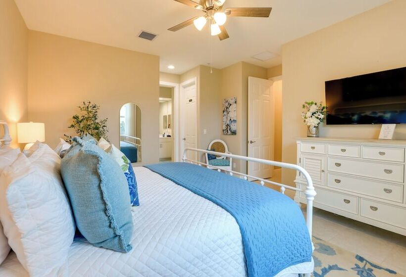 Stylish Port St Lucie Home W/ Hot Tub + Game Room!