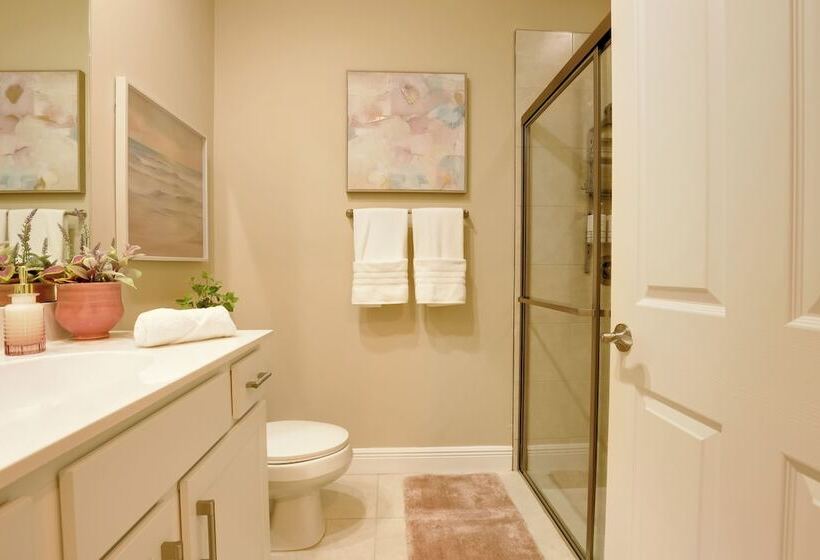 Stylish Port St Lucie Home W/ Hot Tub + Game Room!