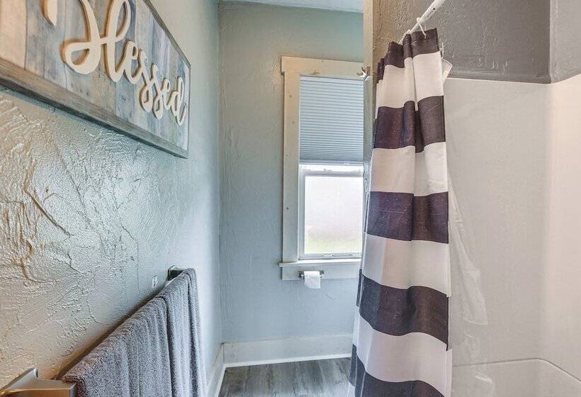 Updated New Kensington Home W/ Deck: 22 Mi To Pgh!