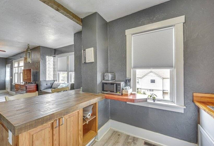 Updated New Kensington Home W/ Deck: 22 Mi To Pgh!