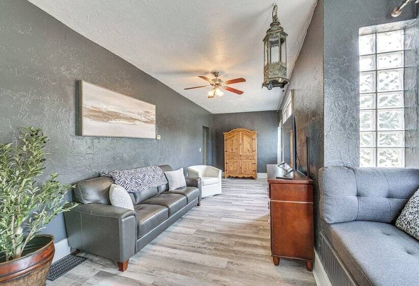 Updated New Kensington Home W/ Deck: 22 Mi To Pgh!