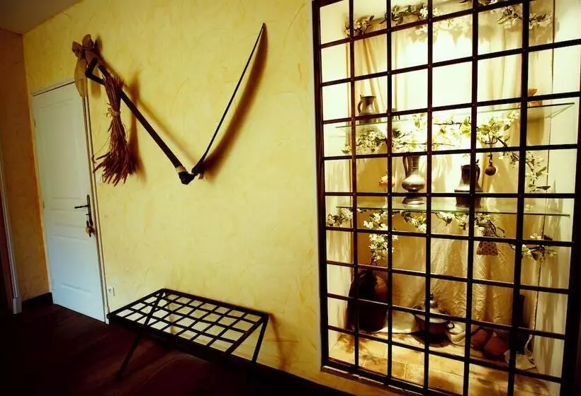 ベッドアンドブレックファースト Le Château De Sorgues