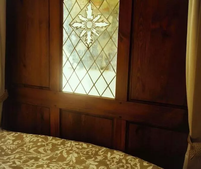 ベッドアンドブレックファースト Le Château De Sorgues