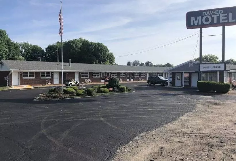 Dav Ed Motel