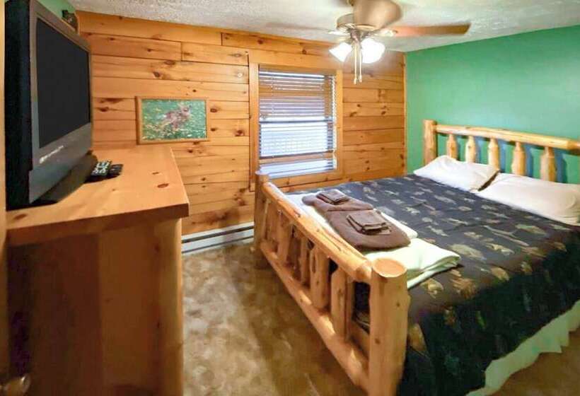 Deer Haven Cabin By Avantstay Waterfront Dock + Firepit