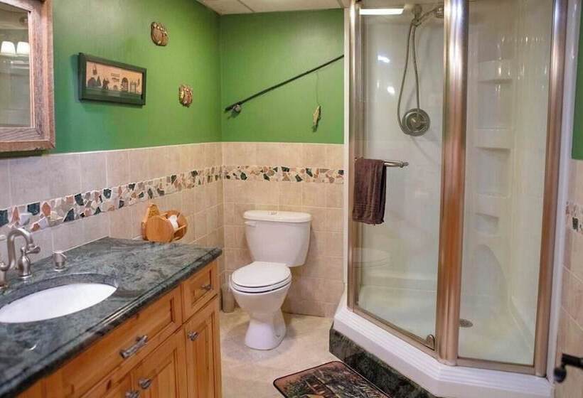 Deer Haven Cabin By Avantstay Waterfront Dock + Firepit