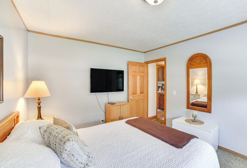 Family Friendly Gladstone Home Near Lake Michigan!