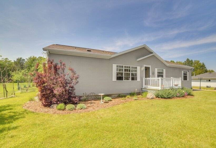 Family Friendly Gladstone Home Near Lake Michigan!