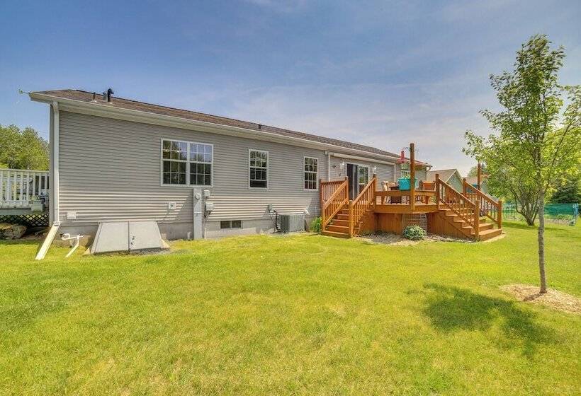 Family Friendly Gladstone Home Near Lake Michigan!