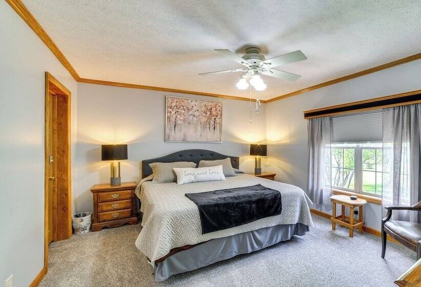 Family Friendly Gladstone Home Near Lake Michigan!