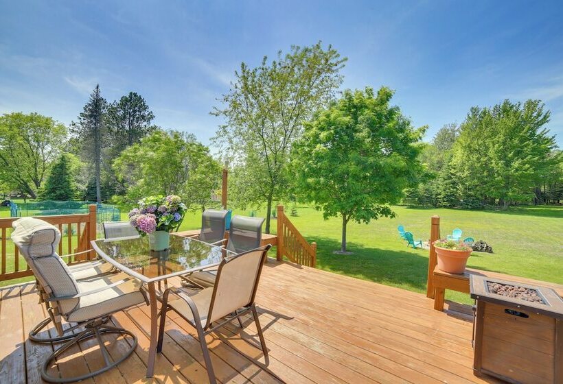 Family Friendly Gladstone Home Near Lake Michigan!