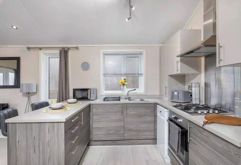 Family Luxury Cabin Retreat With Hot Tub