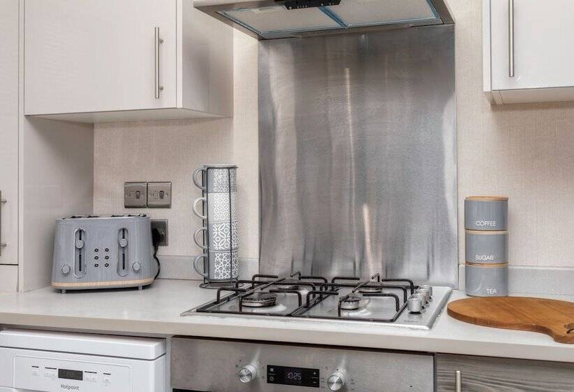 Family Luxury Cabin Retreat With Hot Tub