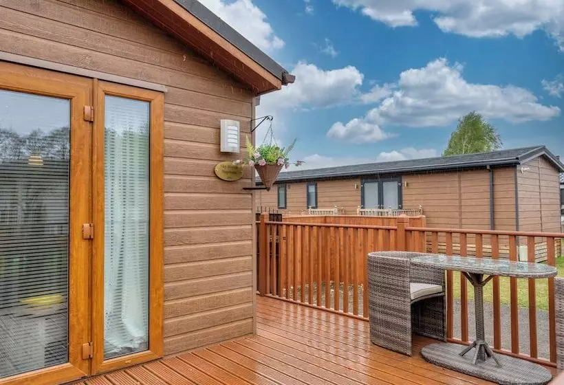 Family Luxury Cabin Retreat With Hot Tub