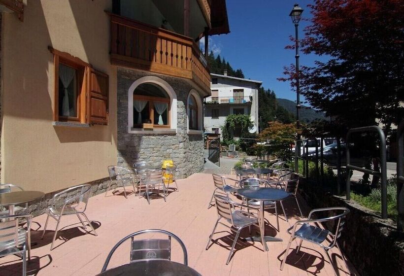 ホテル Albergo Valle Del Bitto