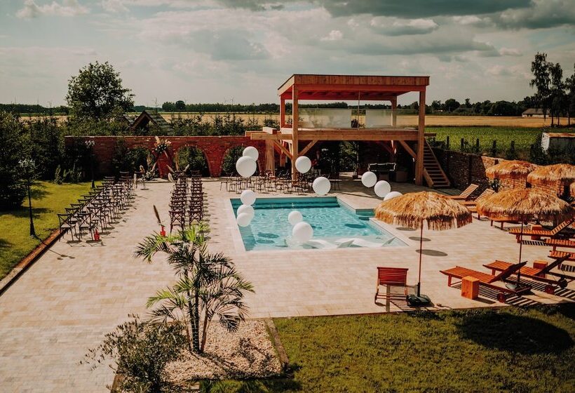 فندق ريفى Skansen Bicz Resort