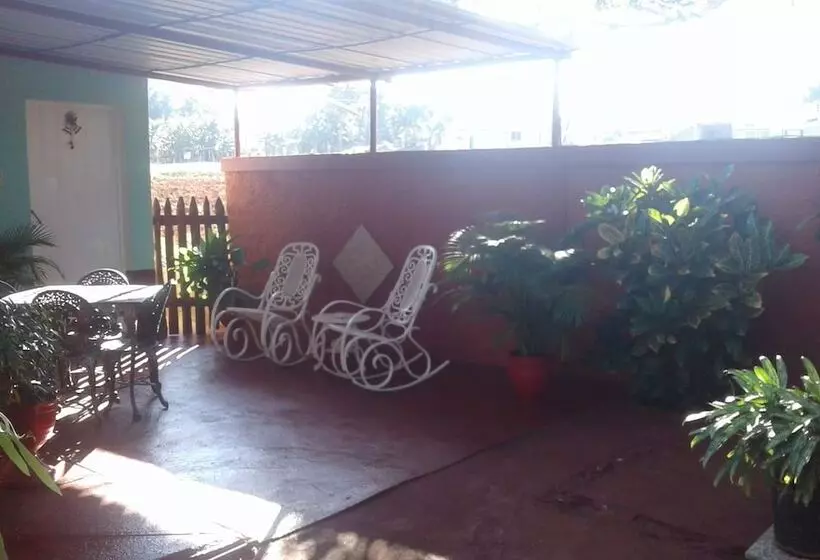 ペンション Casa Jardin Yusniel Y Lida