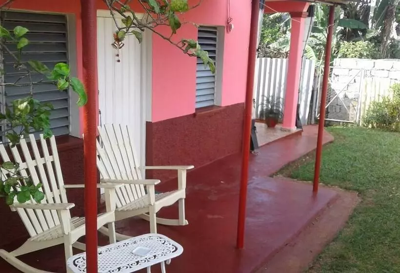 ペンション Casa Jardin Yusniel Y Lida