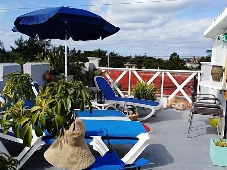 پانسیون Hostal Katia