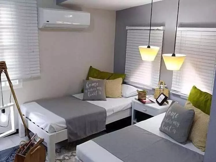 ペンション Hostal Katia
