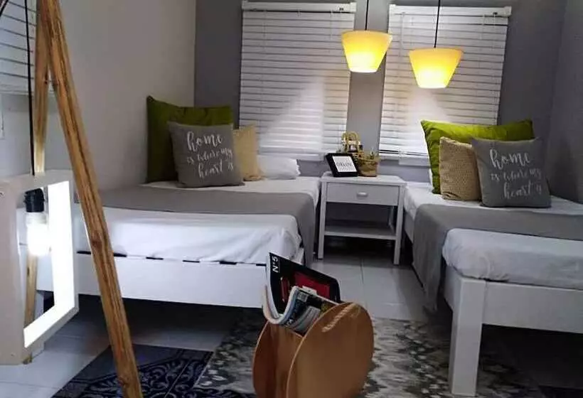 ペンション Hostal Katia