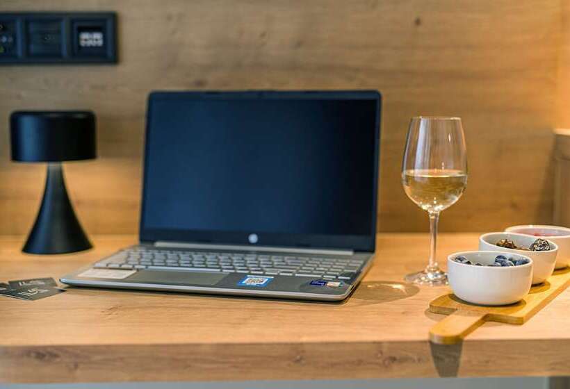 پانسیون Luaz Suites Volos Center