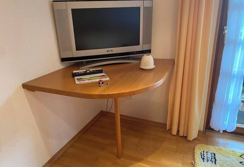 بنسيون Room In Guest Room   Double Room Linden Blossom