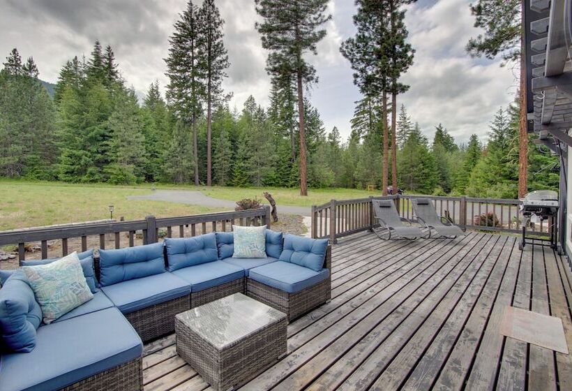 Hot Tub & Fire Pit: Cle Elum Escape!