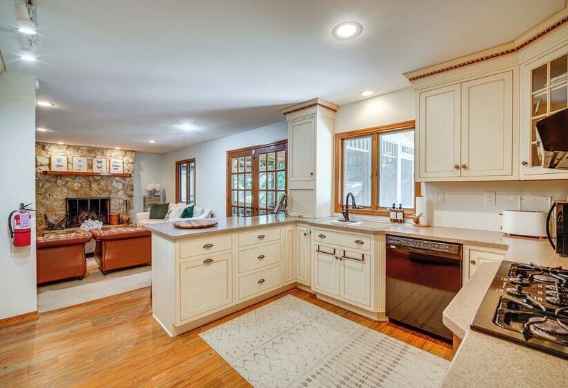 Serene Cape May Home W/ Furnished Deck & Gas Grill