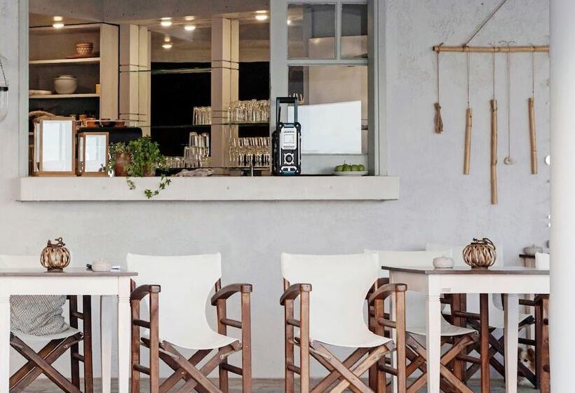 Thalia Bloom Villa Apartments