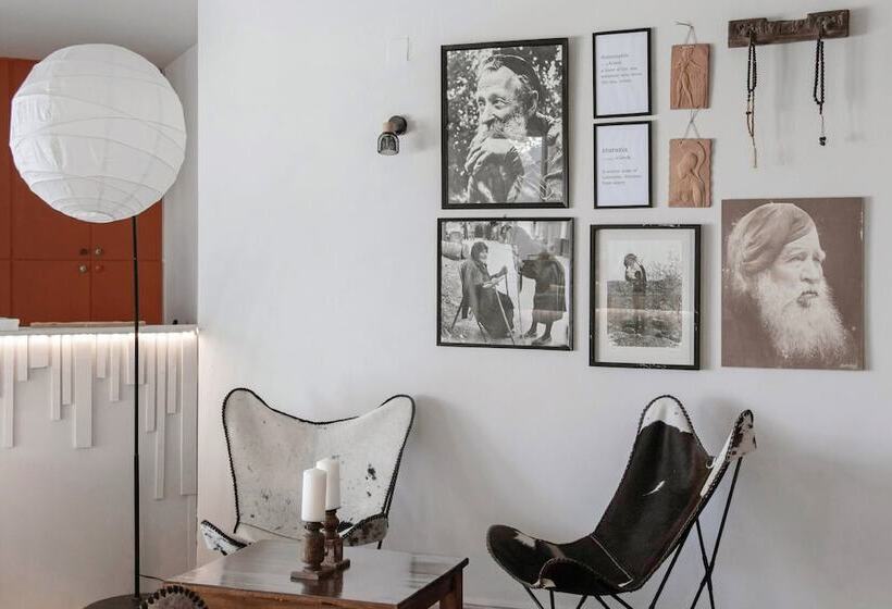 Thalia Bloom Villa Apartments