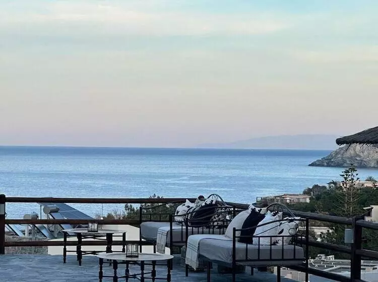 Thalia Bloom Villa Apartments