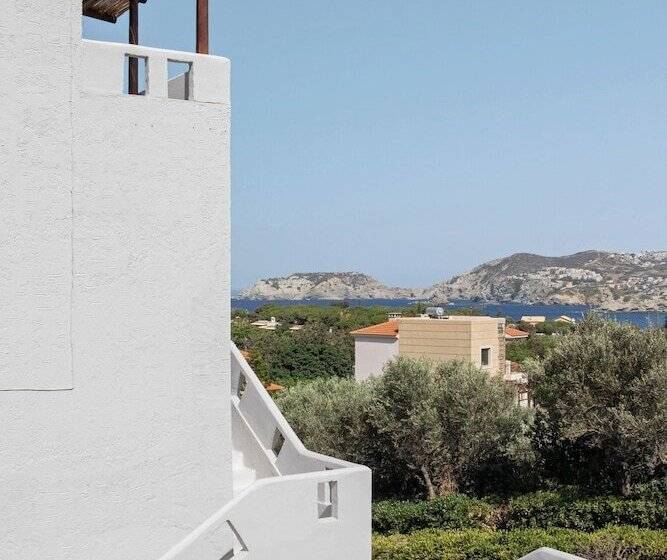 Thalia Bloom Villa Apartments