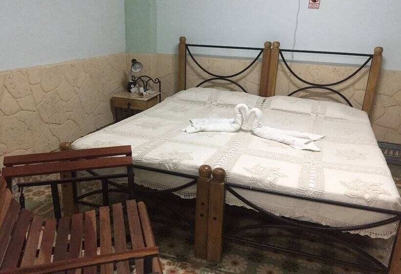 پانسیون Casa Fidel Y Analidys