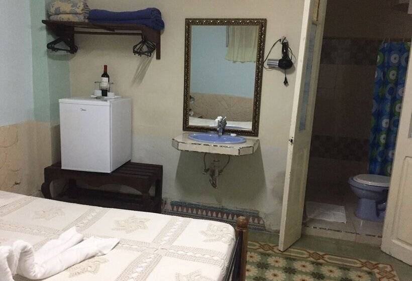 پانسیون Casa Fidel Y Analidys