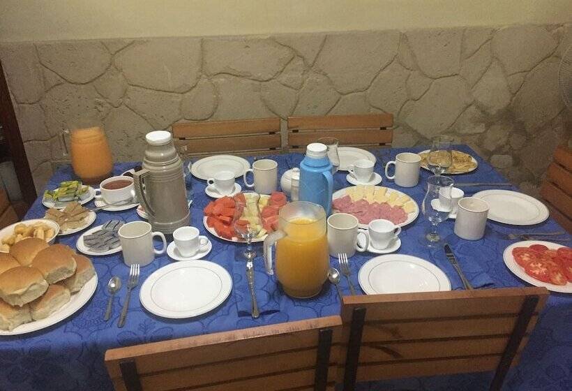 پانسیون Casa Fidel Y Analidys